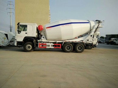 重汽豪沃380马力三轴15方搅拌车现仅售39万，性价比之选